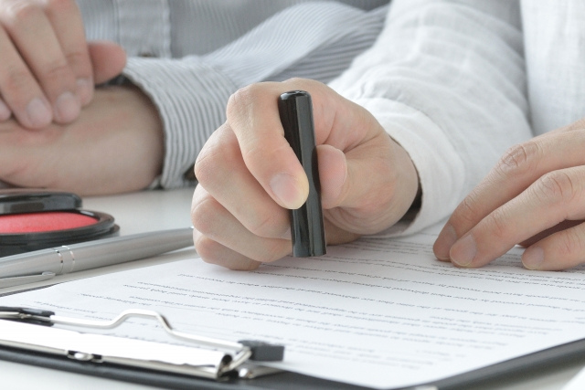 ファクタリング契約書の詳細チェックと見落としがちな注意点