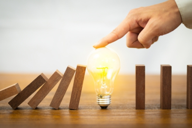 リスク管理と対策を示すフロー図