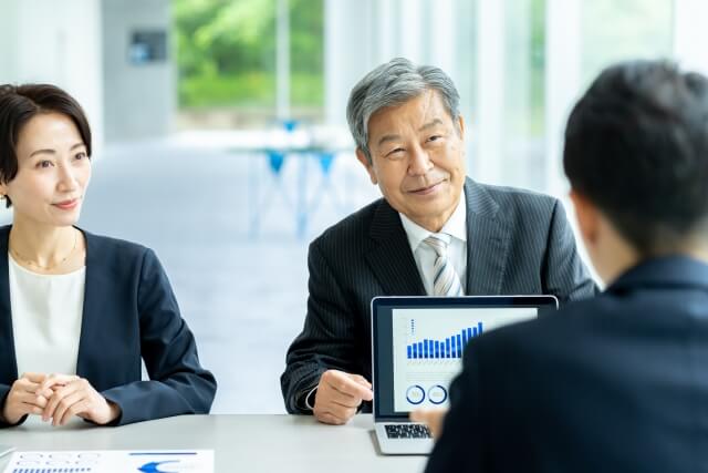 ファクタリングサービスの基本的な仕組みと役割